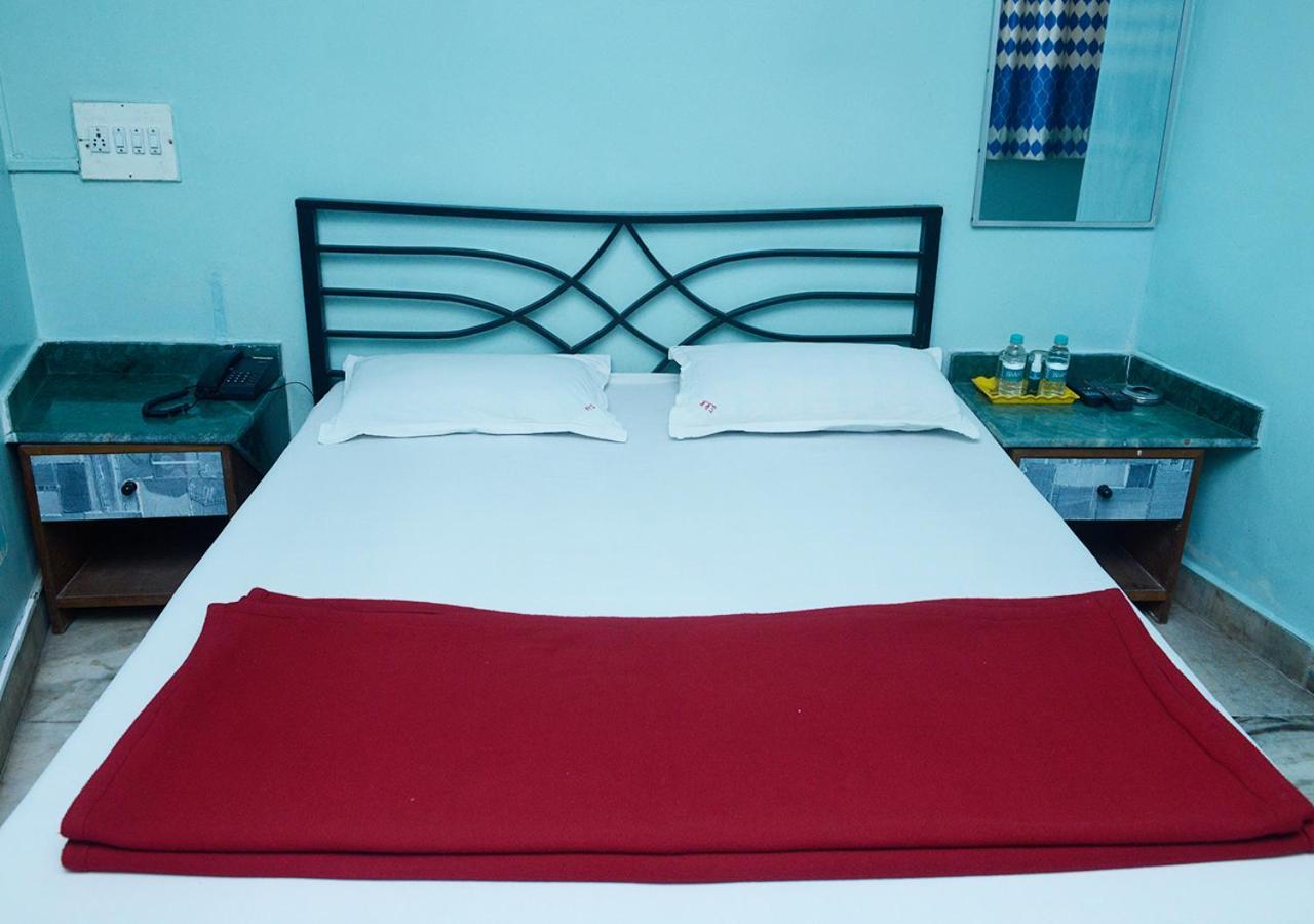 Srk Hotel Mumbai Ngoại thất bức ảnh