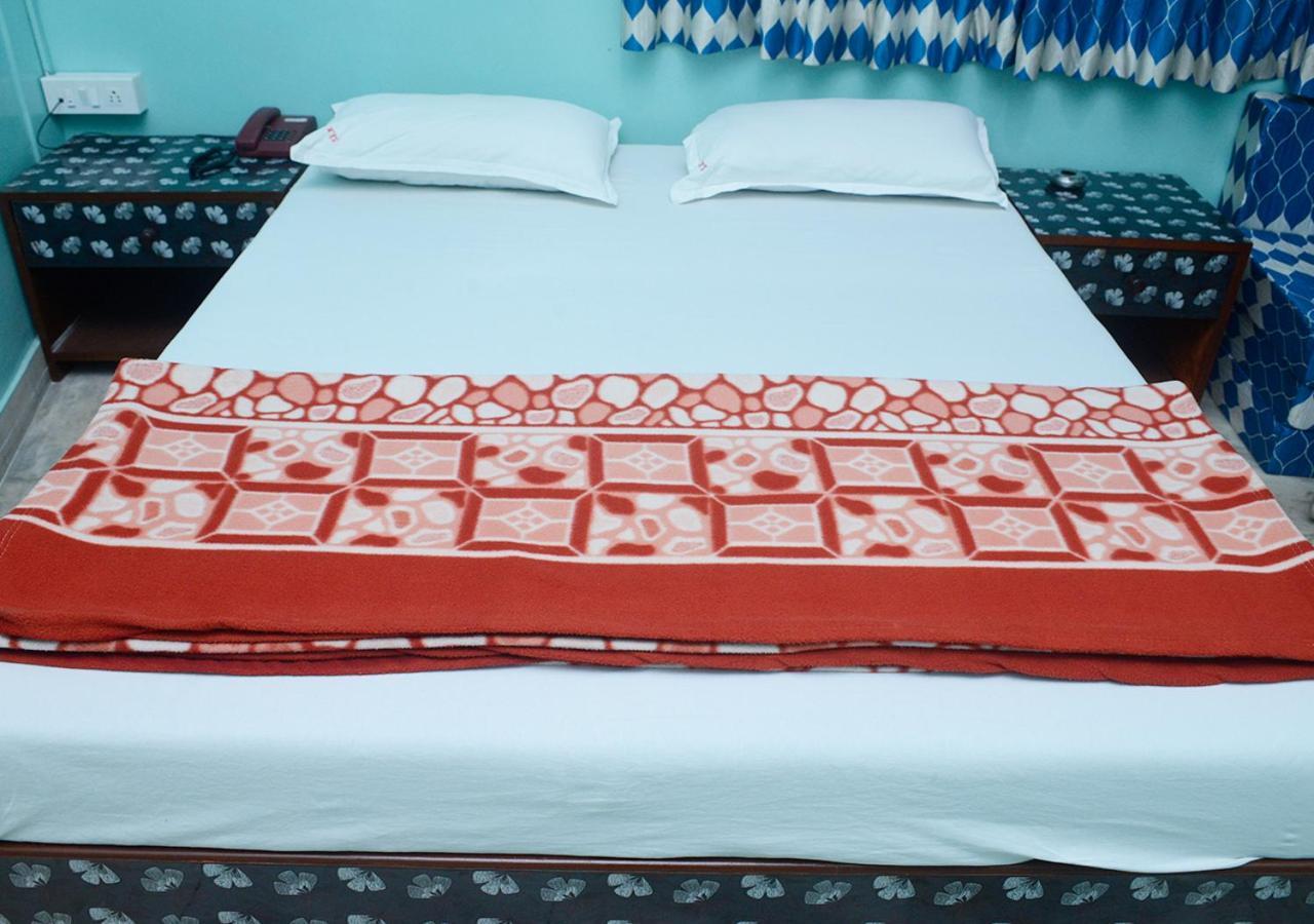 Srk Hotel Mumbai Ngoại thất bức ảnh