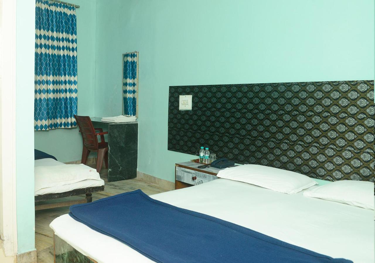 Srk Hotel Mumbai Ngoại thất bức ảnh