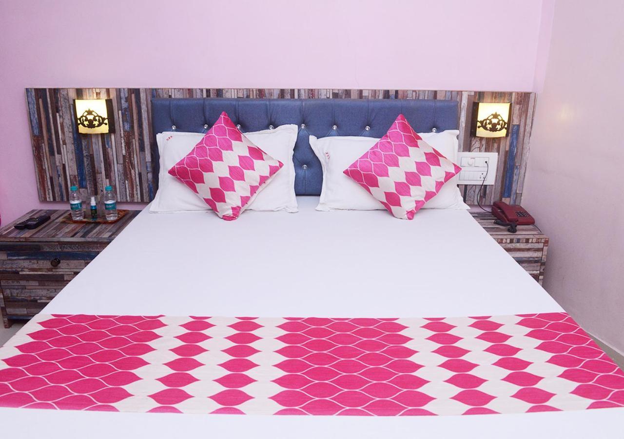 Srk Hotel Mumbai Ngoại thất bức ảnh