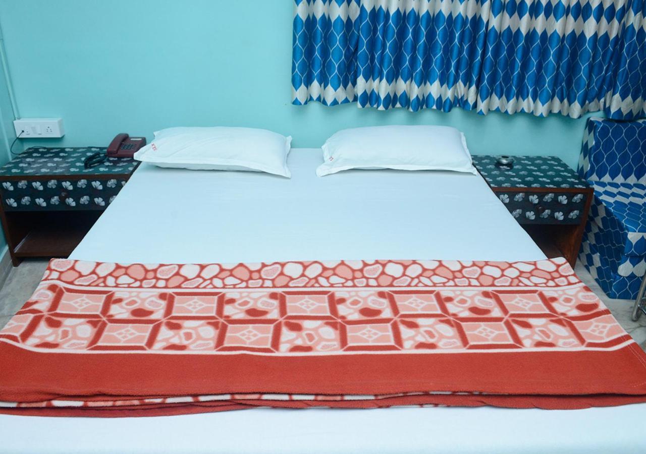 Srk Hotel Mumbai Ngoại thất bức ảnh