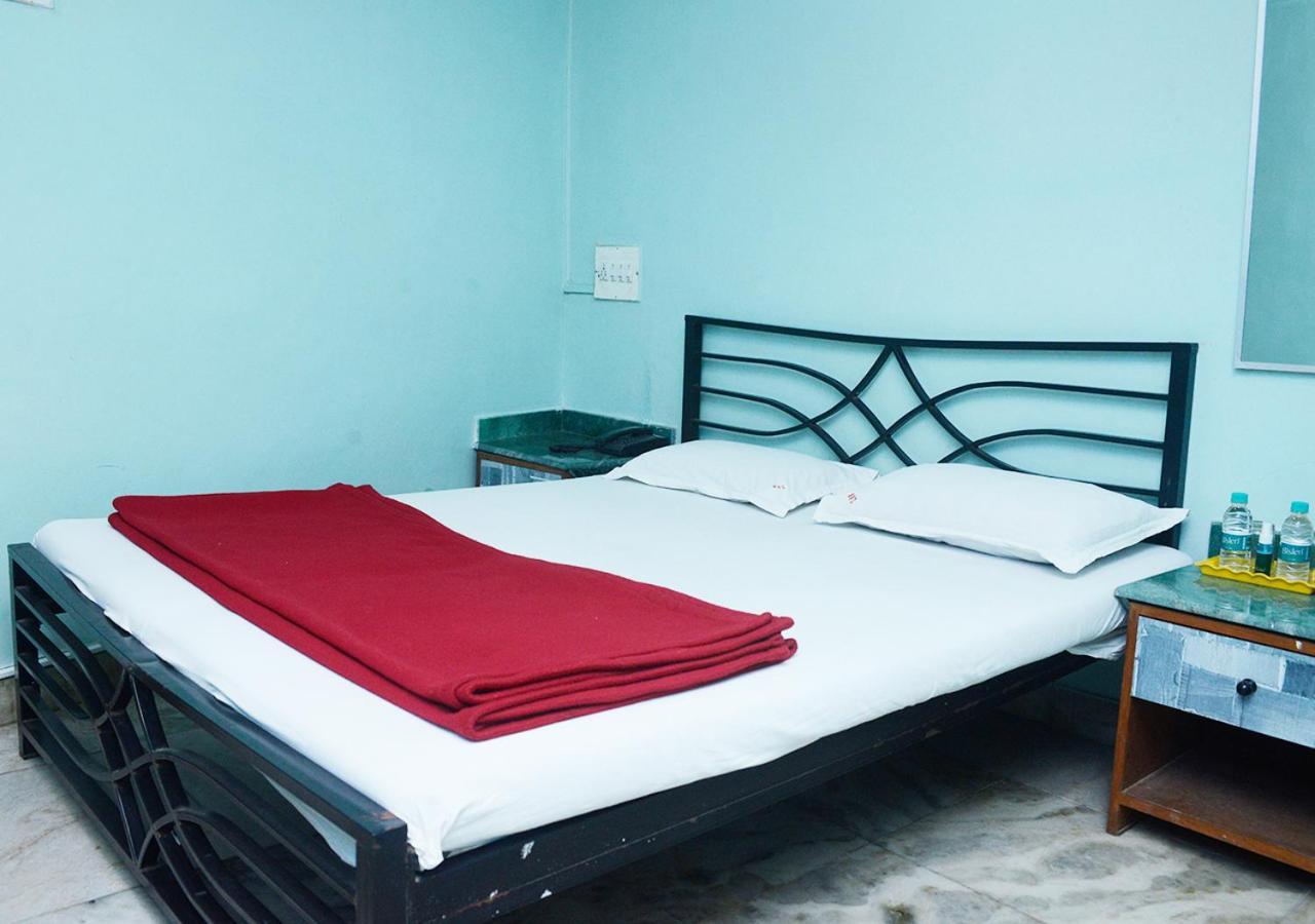 Srk Hotel Mumbai Ngoại thất bức ảnh