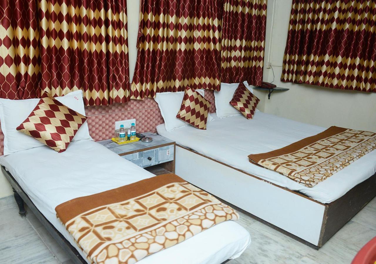 Srk Hotel Mumbai Ngoại thất bức ảnh