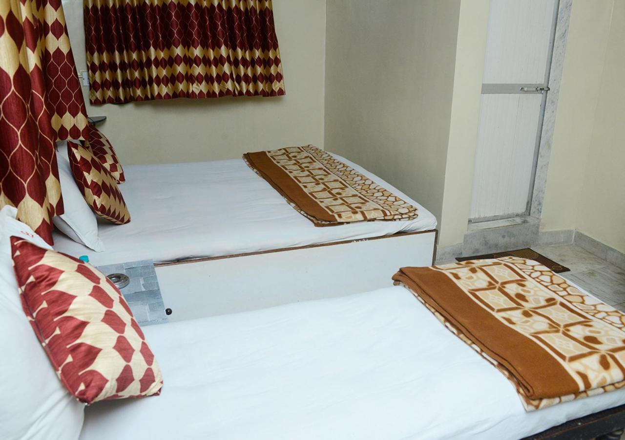 Srk Hotel Mumbai Ngoại thất bức ảnh
