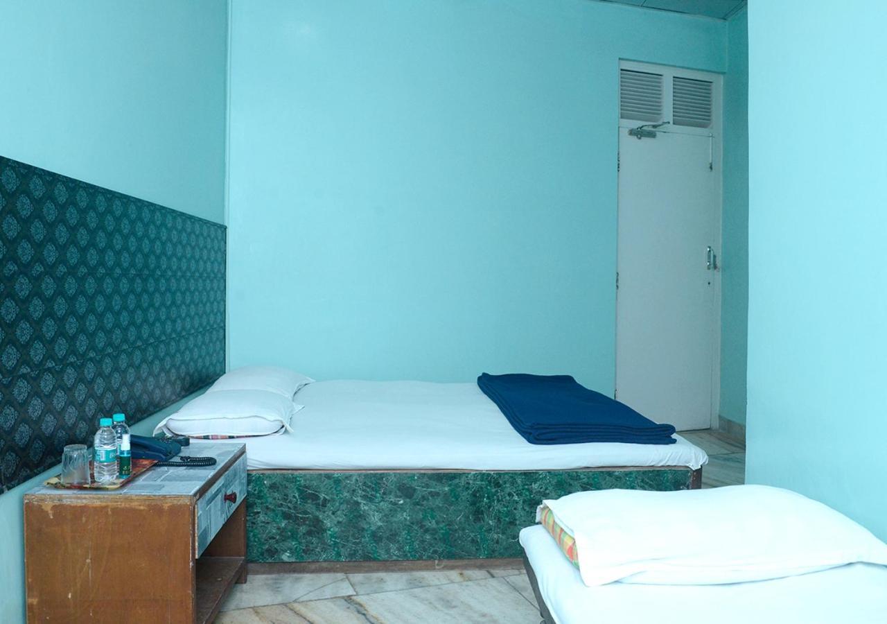 Srk Hotel Mumbai Ngoại thất bức ảnh
